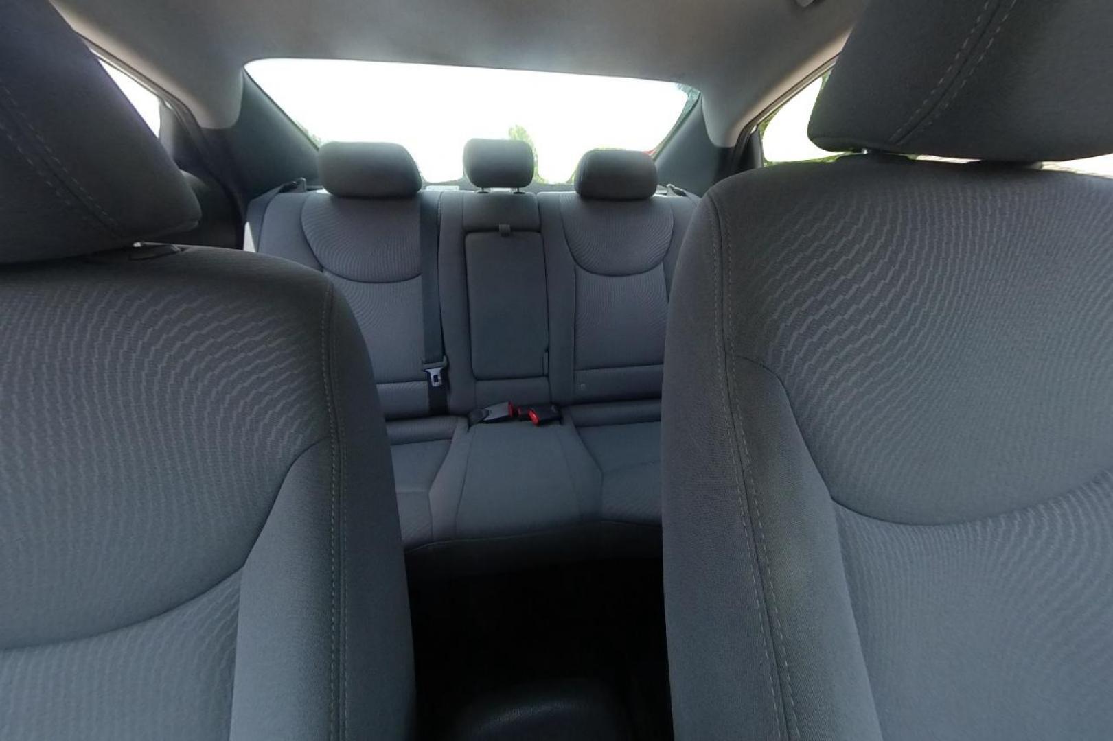 2015 Gray Hyundai Elantra Limited (KMHDH4AE1FU) with an 1.8L L4 DOHC 16V engine, 6-Speed Automatic transmission, located at 767 S State Road, Pleasant Grove, UT, 84062, (801) 785-1058, 40.354839, -111.736687 - Photo#16