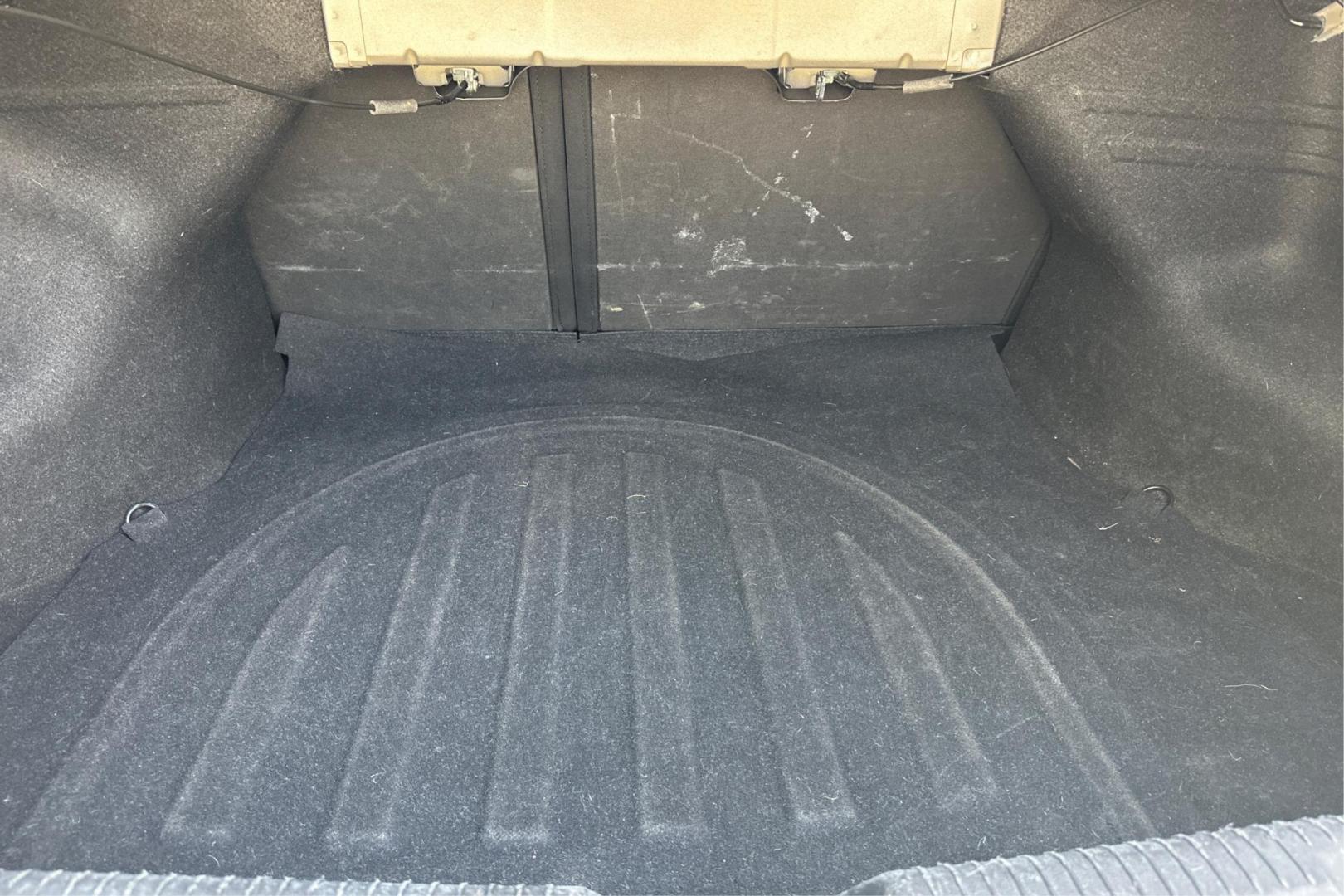 2015 Gray Hyundai Elantra Limited (KMHDH4AE7FU) with an 1.8L L4 DOHC 16V engine, 6-Speed Automatic transmission, located at 767 S State Road, Pleasant Grove, UT, 84062, (801) 785-1058, 40.354839, -111.736687 - Photo#13