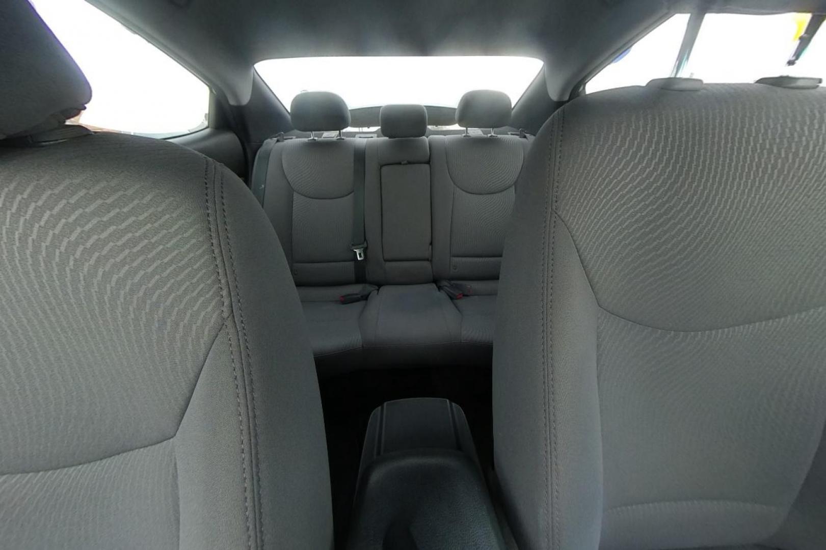 2015 Silver Hyundai Elantra Limited (5NPDH4AE9FH) with an 1.8L L4 DOHC 16V engine, 6-Speed Automatic transmission, located at 7755 State Street, Midvale, UT, 84047, (801) 753-9063, 40.610329, -111.890656 - Photo#18