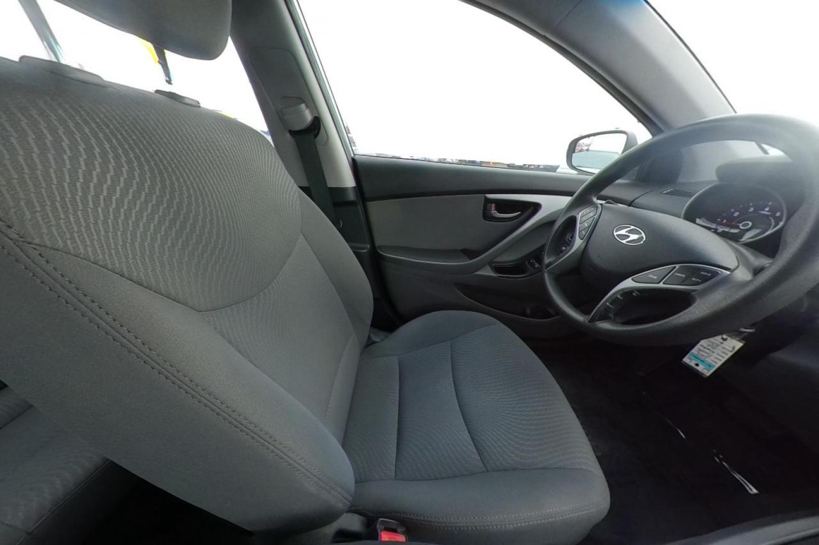 2015 Silver Hyundai Elantra Limited (5NPDH4AE9FH) with an 1.8L L4 DOHC 16V engine, 6-Speed Automatic transmission, located at 7755 State Street, Midvale, UT, 84047, (801) 753-9063, 40.610329, -111.890656 - Photo#19