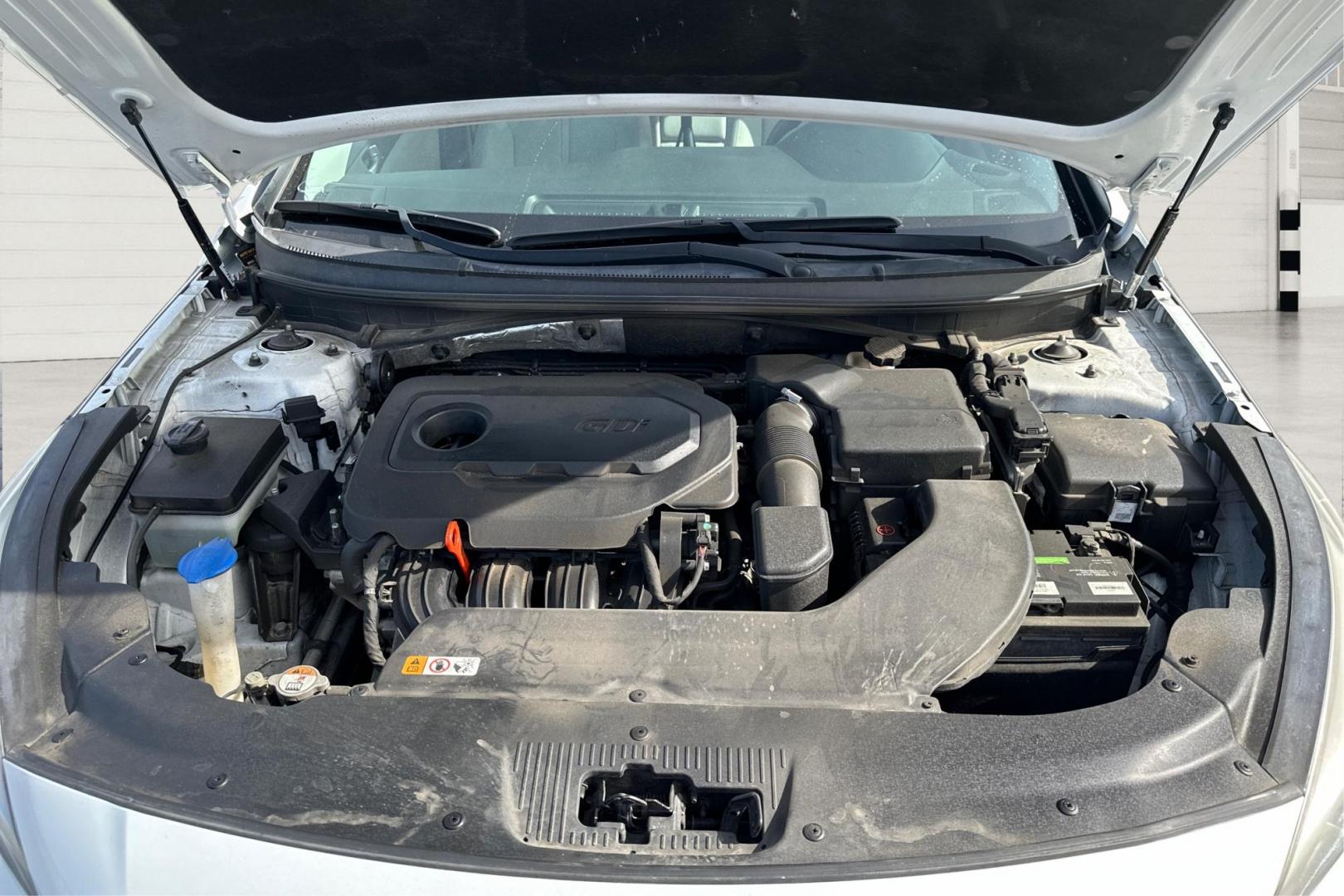 2015 White Hyundai Sonata ECO (5NPE24AF1FH) with an 1.6L L4 DOHC 16V engine, 7-Speed Automatic transmission, located at 7755 State Street, Midvale, UT, 84047, (801) 753-9063, 40.610329, -111.890656 - Photo#10