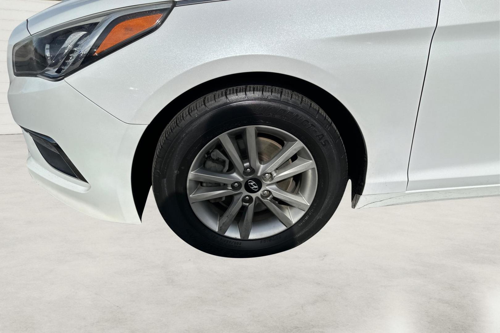 2015 White Hyundai Sonata ECO (5NPE24AF1FH) with an 1.6L L4 DOHC 16V engine, 7-Speed Automatic transmission, located at 7755 State Street, Midvale, UT, 84047, (801) 753-9063, 40.610329, -111.890656 - Photo#12