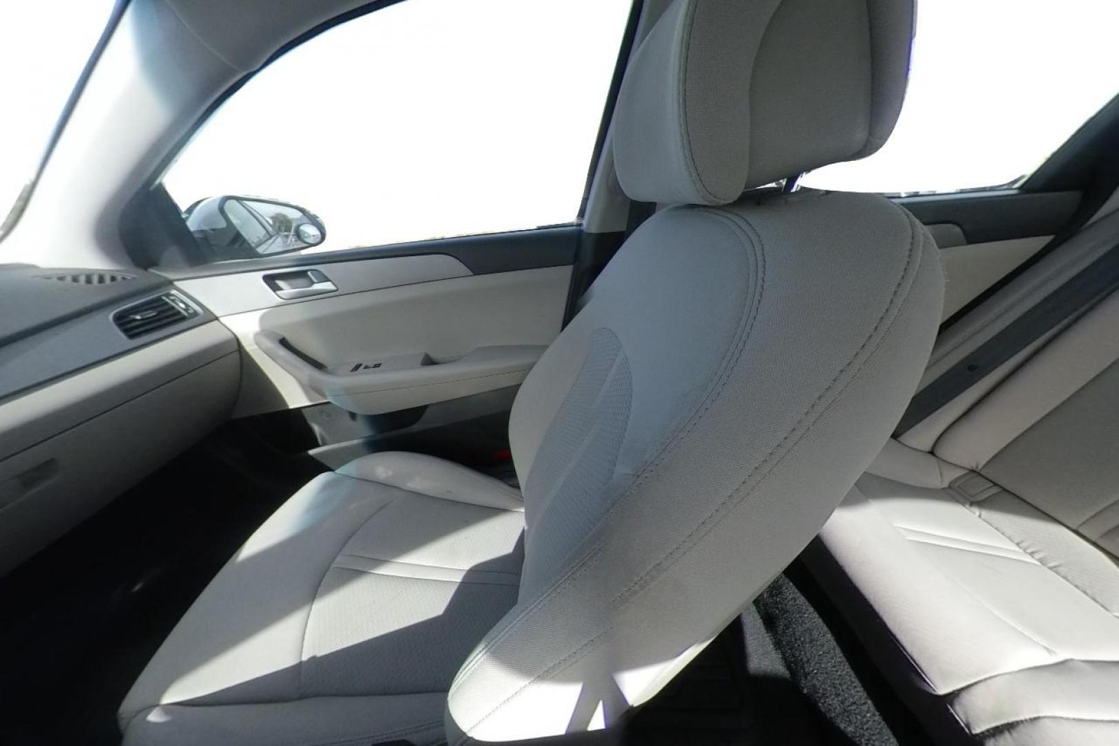 2015 White Hyundai Sonata ECO (5NPE24AF1FH) with an 1.6L L4 DOHC 16V engine, 7-Speed Automatic transmission, located at 7755 State Street, Midvale, UT, 84047, (801) 753-9063, 40.610329, -111.890656 - Photo#17