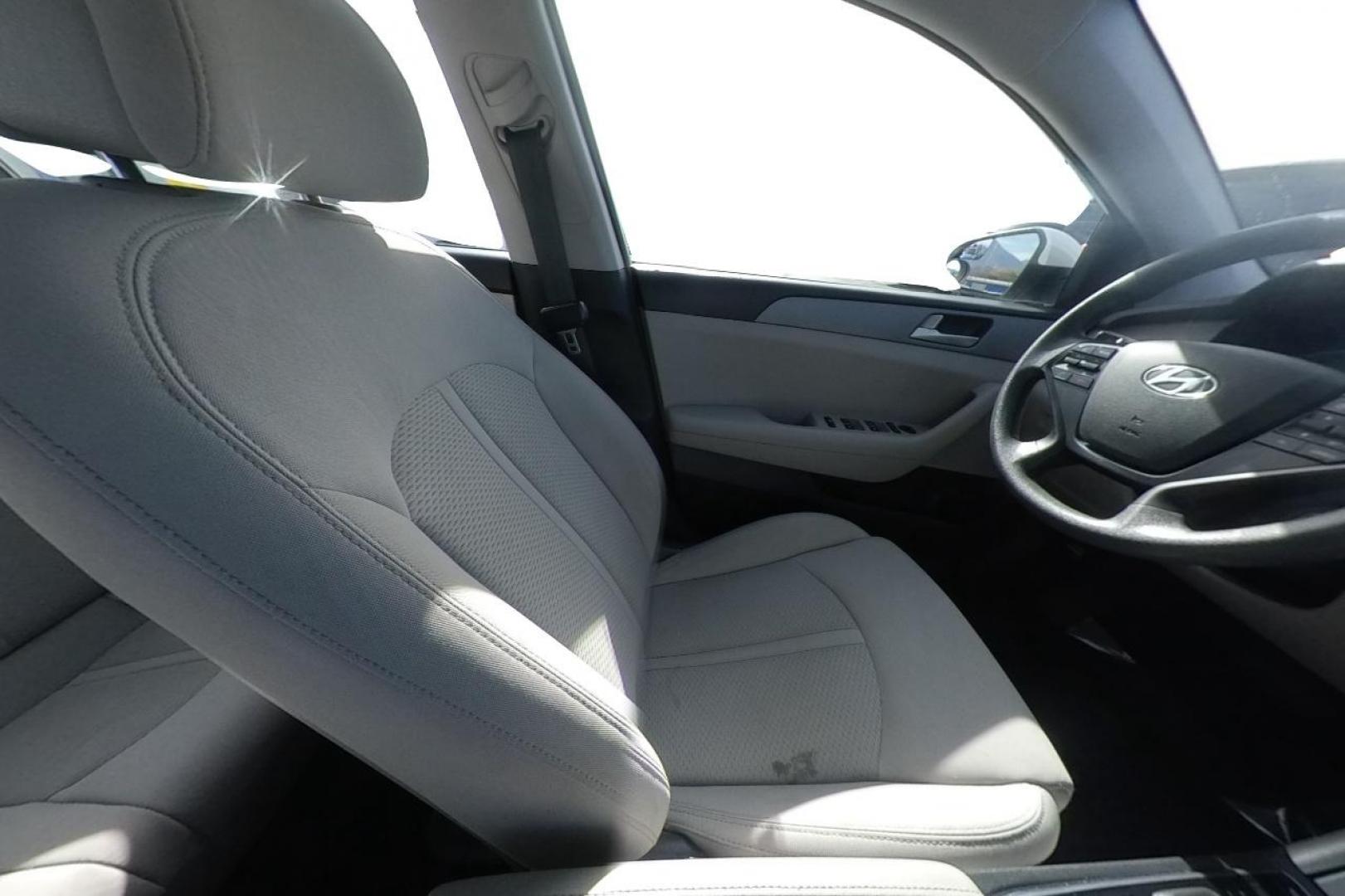 2015 White Hyundai Sonata ECO (5NPE24AF1FH) with an 1.6L L4 DOHC 16V engine, 7-Speed Automatic transmission, located at 7755 State Street, Midvale, UT, 84047, (801) 753-9063, 40.610329, -111.890656 - Photo#19