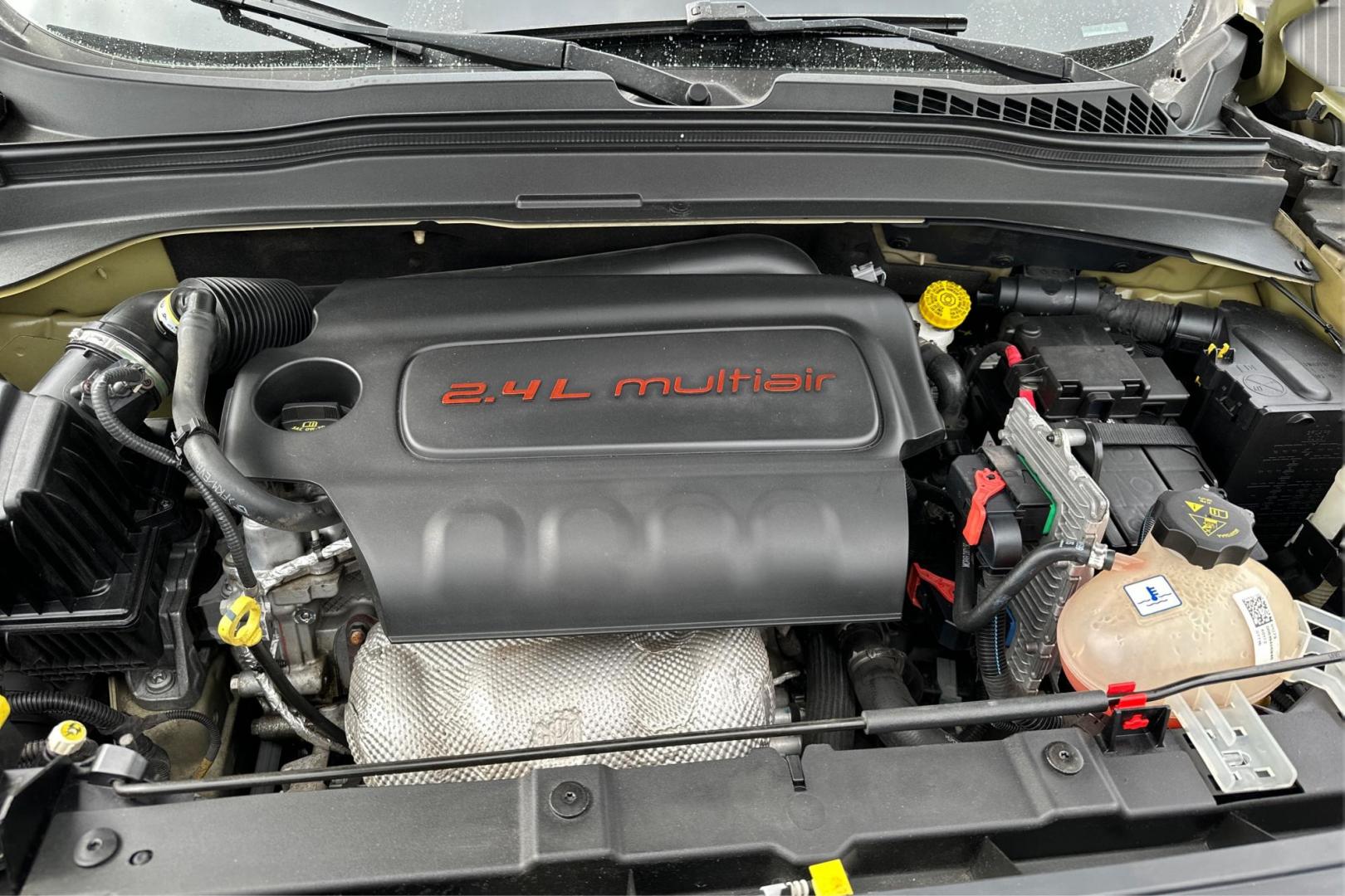 2015 Brown JEEP Renegade (ZACCJABT0FP) with an 2.4 engine, located at 7755 State Street, Midvale, UT, 84047, (801) 753-9063, 40.610329, -111.890656 - Photo#10