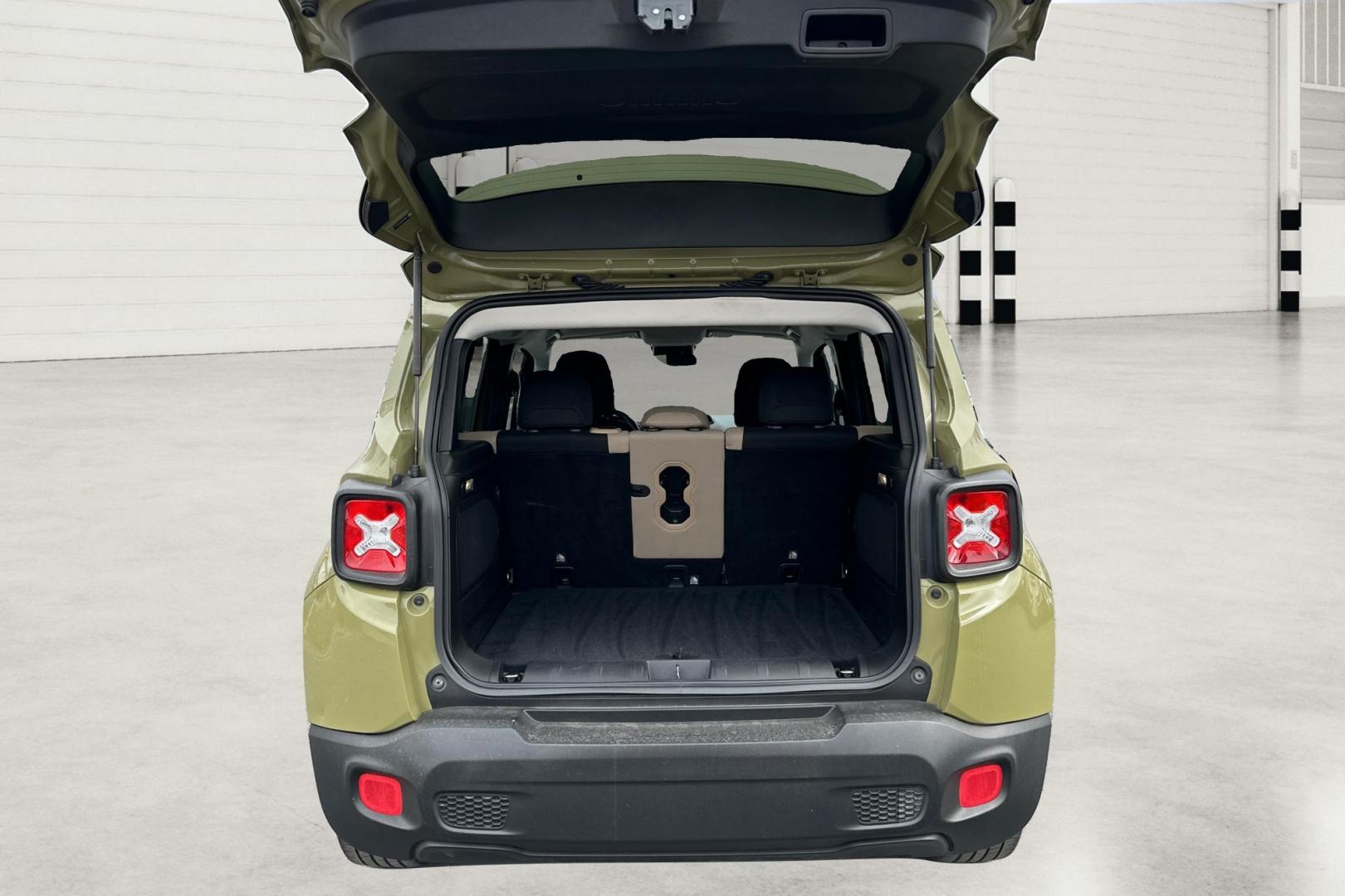 2015 Brown JEEP Renegade (ZACCJABT0FP) with an 2.4 engine, located at 7755 State Street, Midvale, UT, 84047, (801) 753-9063, 40.610329, -111.890656 - Photo#13
