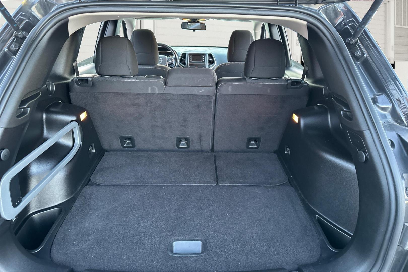 2015 Black Jeep Cherokee Latitude FWD (1C4PJLCB7FW) with an 2.4L L4 DOHC 16V engine, 9-Speed Automatic transmission, located at 7755 State Street, Midvale, UT, 84047, (801) 753-9063, 40.610329, -111.890656 - Photo#13