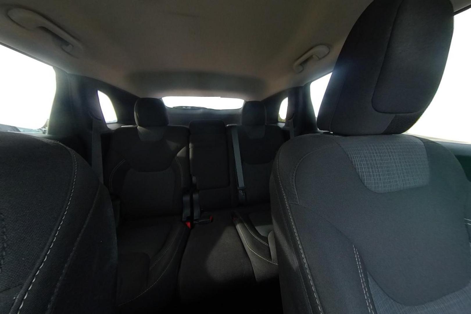 2015 Gray Jeep Cherokee Latitude FWD (1C4PJLCS0FW) with an 3.2L V6 DOHC 24V engine, 9-Speed Automatic transmission, located at 7755 State Street, Midvale, UT, 84047, (801) 753-9063, 40.610329, -111.890656 - Photo#18