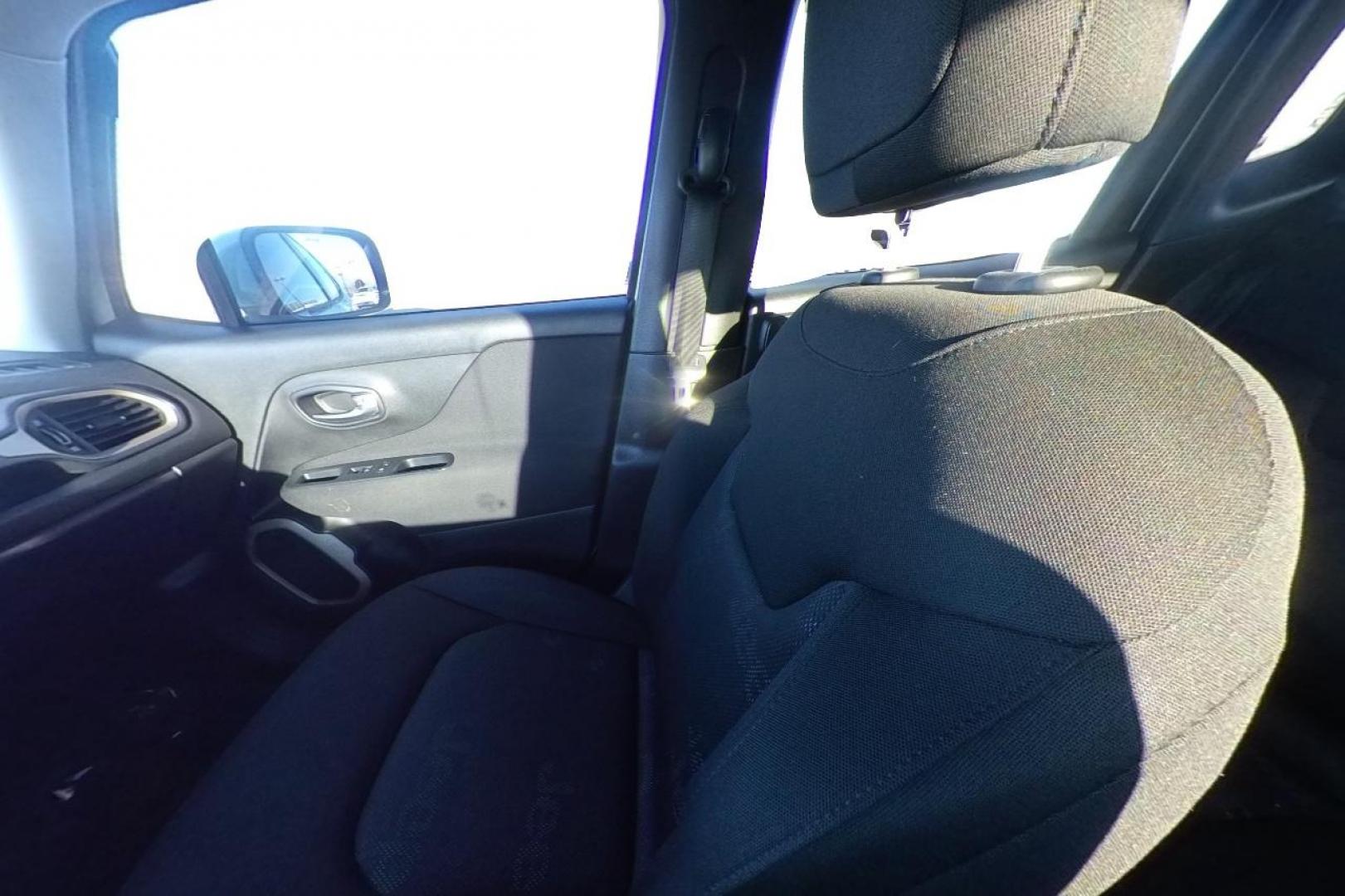 2015 White Jeep Renegade Latitude FWD (ZACCJABTXFP) with an 2.4L L4 engine, 6-Speed Manual transmission, located at 7755 State Street, Midvale, UT, 84047, (801) 753-9063, 40.610329, -111.890656 - Photo#17