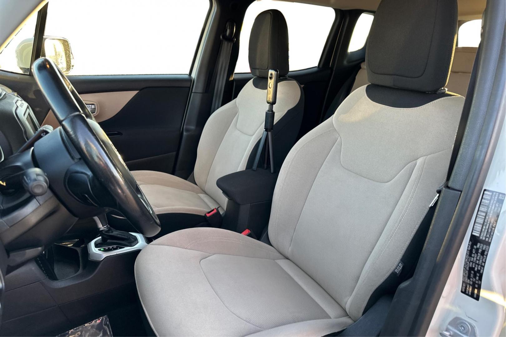2015 White Jeep Renegade Latitude FWD (ZACCJABT0FP) with an 2.4L L4 engine, 6-Speed Manual transmission, located at 7755 State Street, Midvale, UT, 84047, (801) 753-9063, 40.610329, -111.890656 - Photo#14