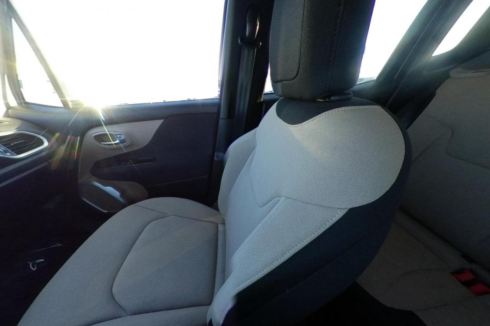 2015 White Jeep Renegade Latitude FWD (ZACCJABT0FP) with an 2.4L L4 engine, 6-Speed Manual transmission, located at 7755 State Street, Midvale, UT, 84047, (801) 753-9063, 40.610329, -111.890656 - Photo#17