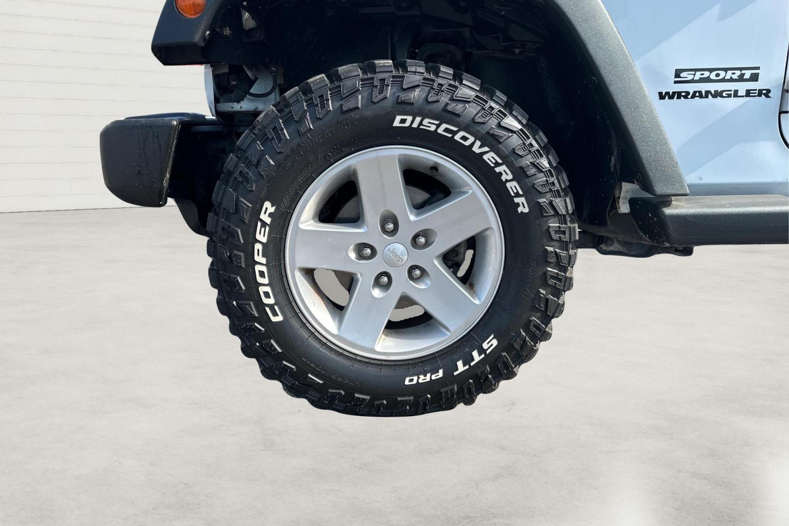 2015 White Jeep Wrangler Sport 4WD (1C4AJWAG2FL) with an 3.6L V6 DOHC 24V FFV engine, Automatic, 5-Spd transmission, located at 767 S State Road, Pleasant Grove, UT, 84062, (801) 785-1058, 40.354839, -111.736687 - Photo#9