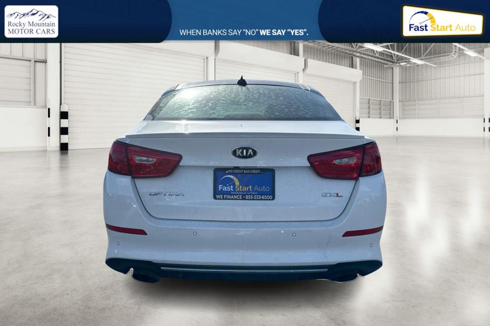 2015 White Kia Optima SX Turbo (5XXGR4A68FG) with an 2.0L L4 DOHC 16V TURBO engine, 6-Speed Automatic transmission, located at 344 S Washington Blvd, Ogden, UT, 84404, (801) 399-1799, 41.255482, -111.970848 - Photo#4