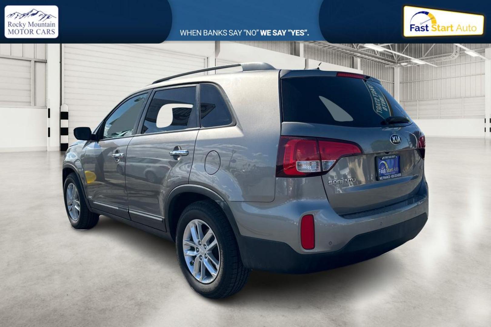 2015 Silver Kia Sorento LX AWD (5XYKTCA6XFG) with an 2.4L L4 DOHC 16V engine, 6-Speed Automatic transmission, located at 7755 State Street, Midvale, UT, 84047, (801) 753-9063, 40.610329, -111.890656 - Photo#5