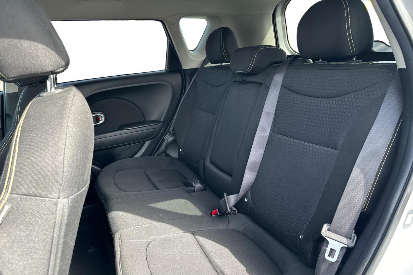 2015 Silver Kia Soul + (KNDJP3A58F7) with an 2.0L L4 DOHC 16V engine, 6-Speed Automatic transmission, located at 7755 State Street, Midvale, UT, 84047, (801) 753-9063, 40.610329, -111.890656 - Photo#15