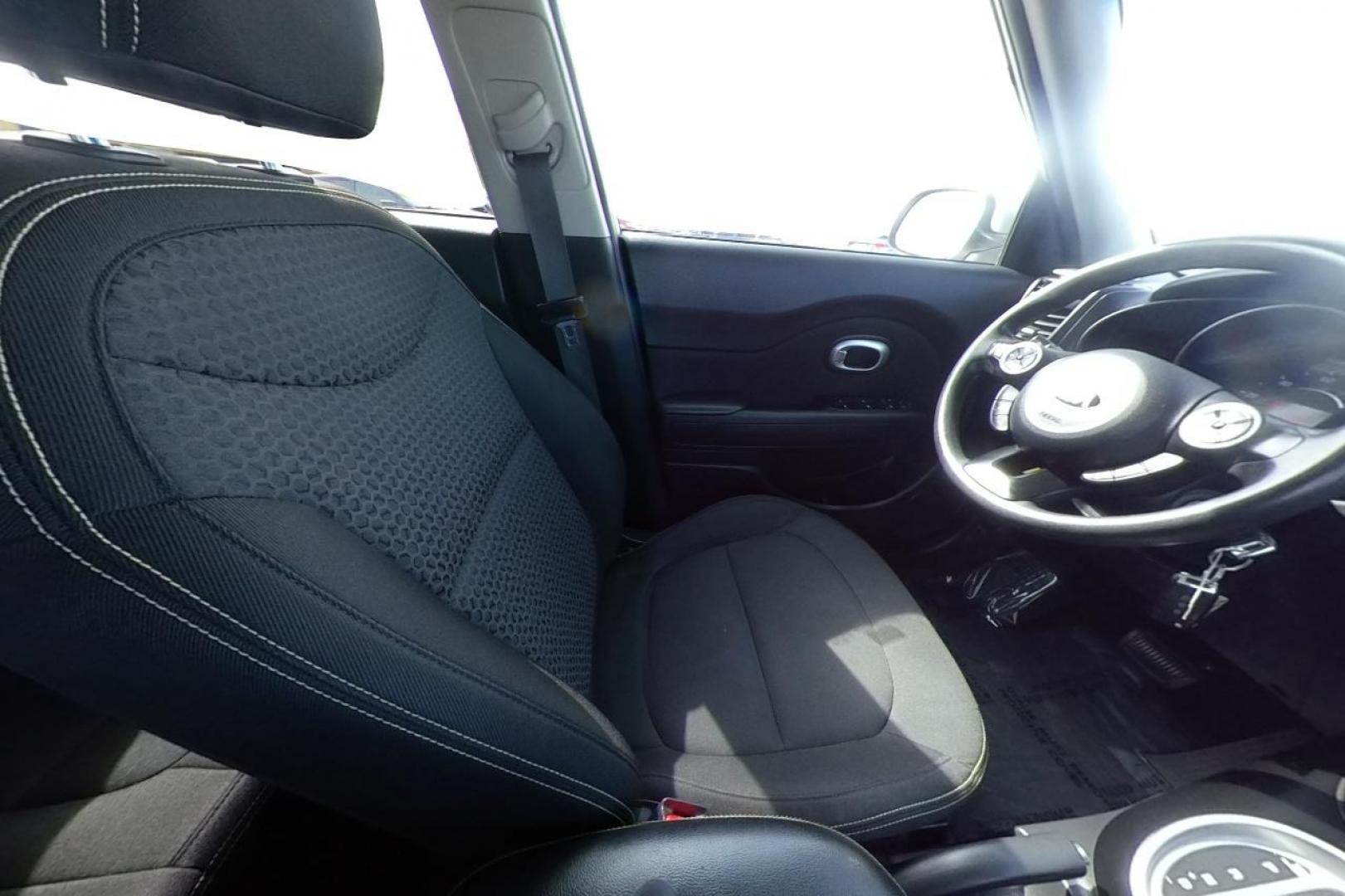 2015 Silver Kia Soul + (KNDJP3A58F7) with an 2.0L L4 DOHC 16V engine, 6-Speed Automatic transmission, located at 7755 State Street, Midvale, UT, 84047, (801) 753-9063, 40.610329, -111.890656 - Photo#19