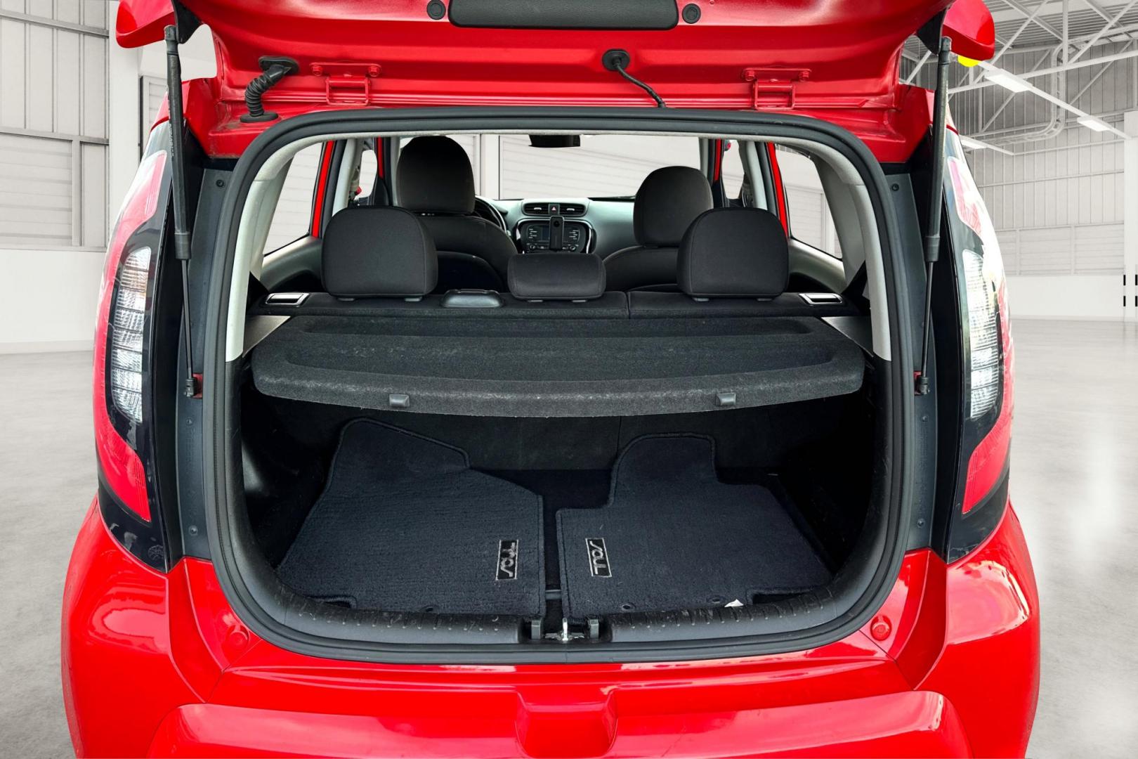 2015 Red Kia Soul ! (KNDJX3A50F7) with an 2.0L L4 DOHC 16V engine, 6-Speed Automatic transmission, located at 7755 State Street, Midvale, UT, 84047, (801) 753-9063, 40.610329, -111.890656 - Photo#10