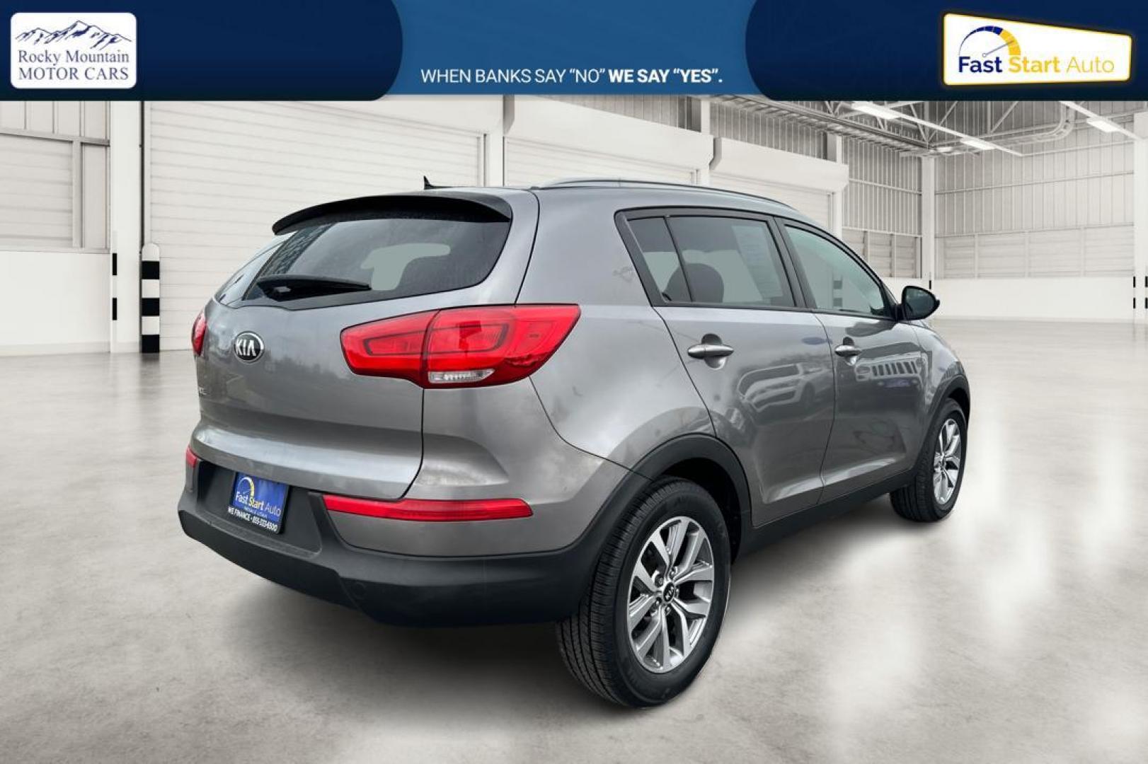 2015 Silver Kia Sportage LX FWD (KNDPB3AC7F7) with an 2.4L V6 DOHC 24V engine, 6-Speed Automatic transmission, located at 7755 State Street, Midvale, UT, 84047, (801) 753-9063, 40.610329, -111.890656 - Photo#2