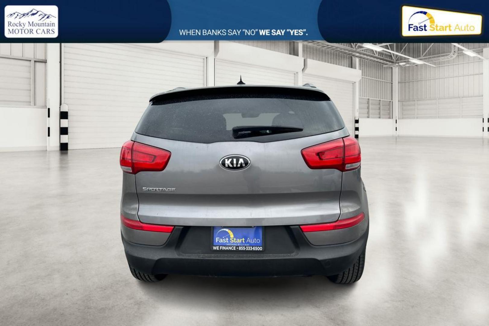 2015 Silver Kia Sportage LX FWD (KNDPB3AC7F7) with an 2.4L V6 DOHC 24V engine, 6-Speed Automatic transmission, located at 7755 State Street, Midvale, UT, 84047, (801) 753-9063, 40.610329, -111.890656 - Photo#4
