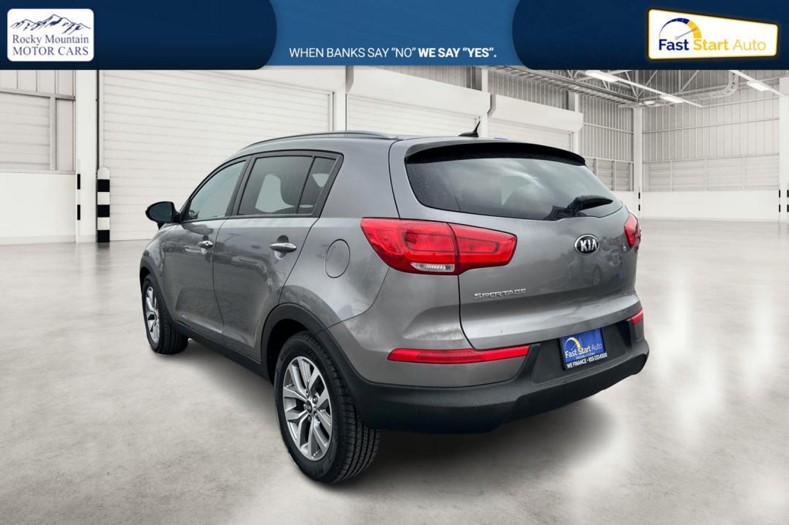 2015 Silver Kia Sportage LX FWD (KNDPB3AC7F7) with an 2.4L V6 DOHC 24V engine, 6-Speed Automatic transmission, located at 7755 State Street, Midvale, UT, 84047, (801) 753-9063, 40.610329, -111.890656 - Photo#5