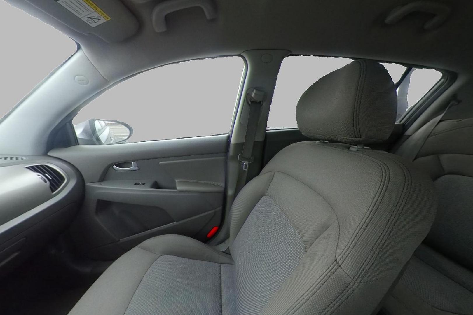 2015 Silver Kia Sportage LX FWD (KNDPB3AC7F7) with an 2.4L V6 DOHC 24V engine, 6-Speed Automatic transmission, located at 7755 State Street, Midvale, UT, 84047, (801) 753-9063, 40.610329, -111.890656 - Photo#17