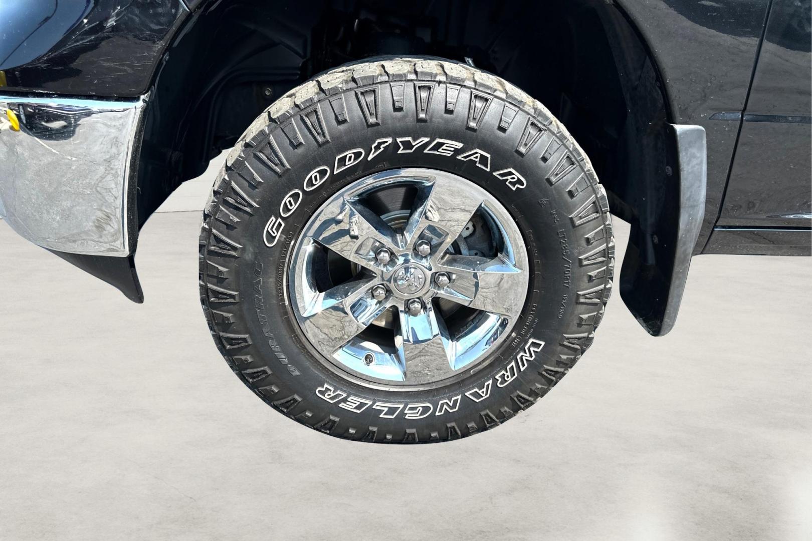 2015 Black RAM 1500 SLT Crew Cab SWB 4WD (1C6RR7LT3FS) with an 5.7L V8 OHV 16V engine, 6-Speed Automatic transmission, located at 7755 State Street, Midvale, UT, 84047, (801) 753-9063, 40.610329, -111.890656 - Photo#9