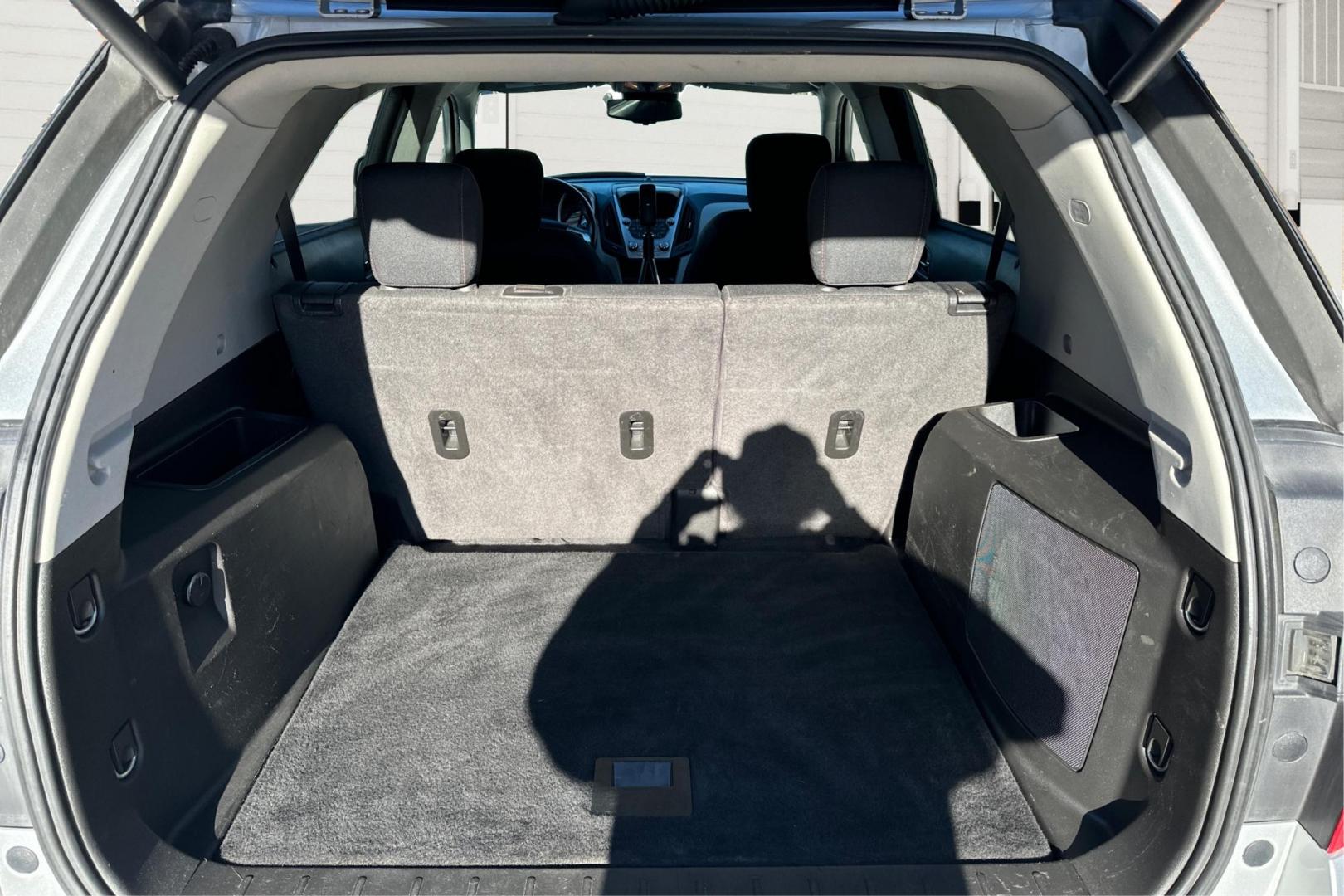 2016 Silver Chevrolet Equinox LT 2WD (2GNALCEKXG1) with an 2.4L L4 DOHC 16V FFV engine, 6A transmission, located at 7755 State Street, Midvale, UT, 84047, (801) 753-9063, 40.610329, -111.890656 - Photo#13