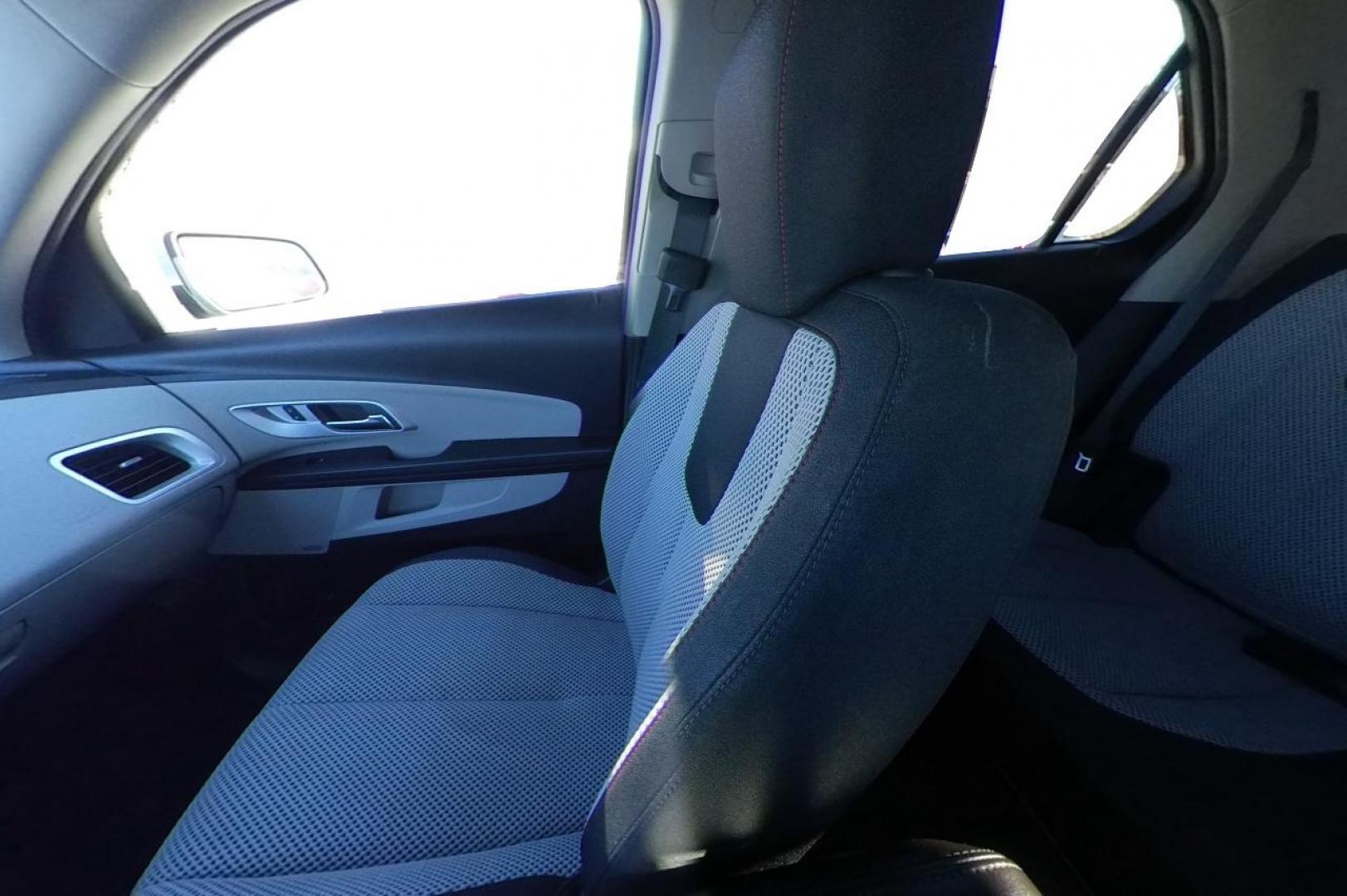 2016 Silver Chevrolet Equinox LT 2WD (2GNALCEKXG1) with an 2.4L L4 DOHC 16V FFV engine, 6A transmission, located at 7755 State Street, Midvale, UT, 84047, (801) 753-9063, 40.610329, -111.890656 - Photo#15