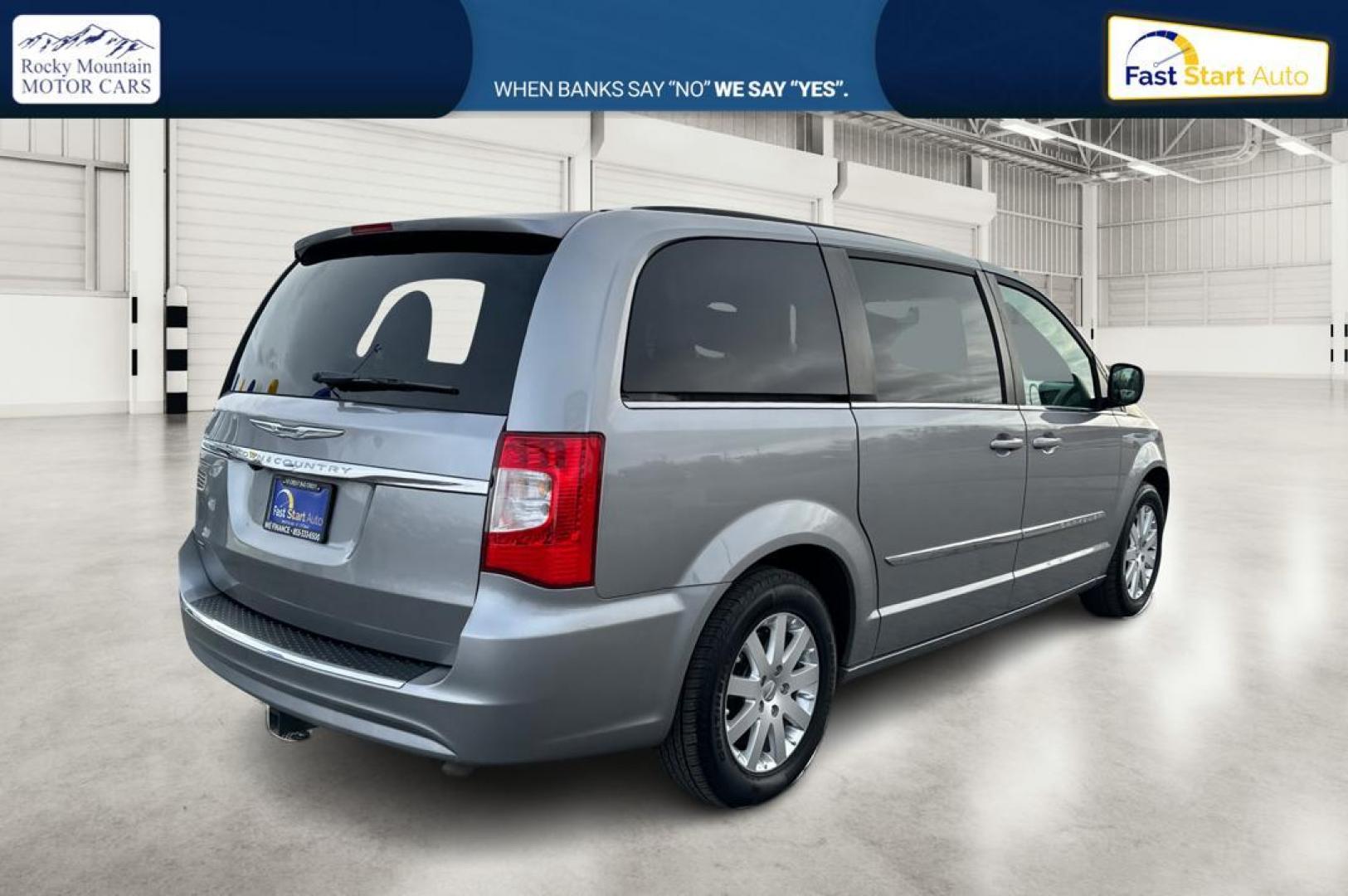 2016 Silver Chrysler Town and Country Touring (2C4RC1BG1GR) with an 3.6L V6 DOHC 24V engine, 6A transmission, located at 7755 State Street, Midvale, UT, 84047, (801) 753-9063, 40.610329, -111.890656 - Photo#2