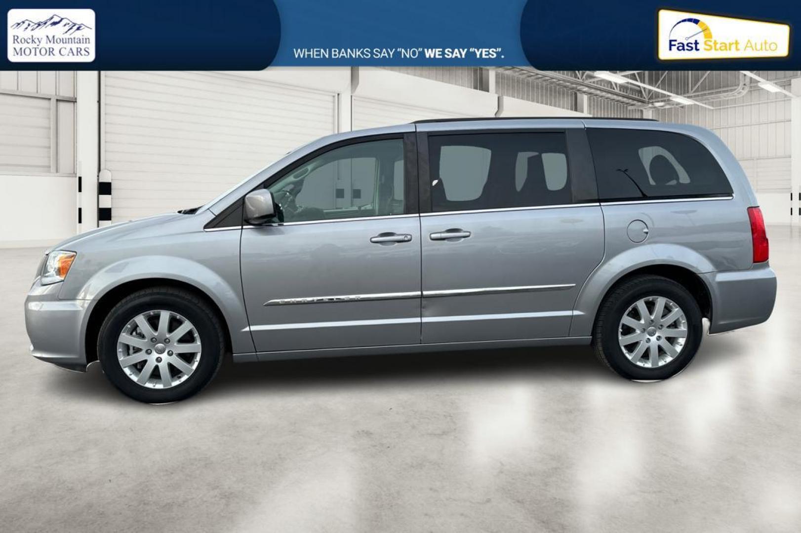 2016 Silver Chrysler Town and Country Touring (2C4RC1BG1GR) with an 3.6L V6 DOHC 24V engine, 6A transmission, located at 7755 State Street, Midvale, UT, 84047, (801) 753-9063, 40.610329, -111.890656 - Photo#6