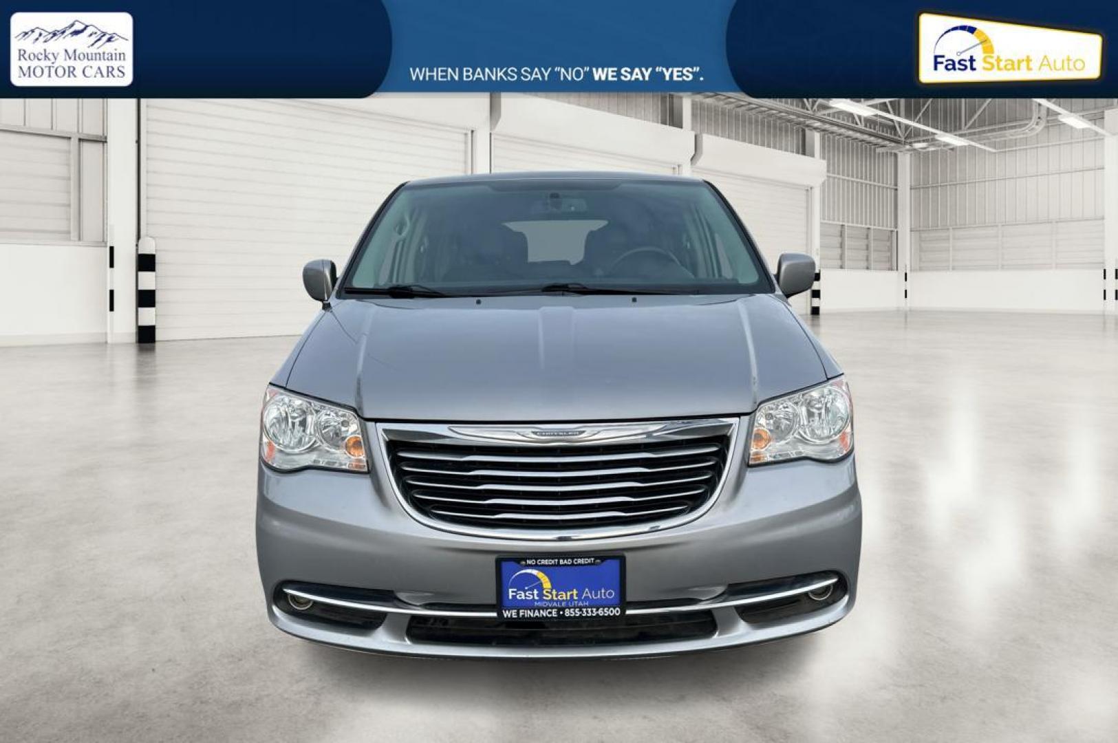 2016 Silver Chrysler Town and Country Touring (2C4RC1BG1GR) with an 3.6L V6 DOHC 24V engine, 6A transmission, located at 7755 State Street, Midvale, UT, 84047, (801) 753-9063, 40.610329, -111.890656 - Photo#9