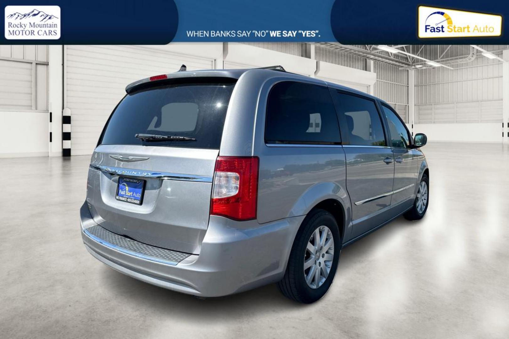 2016 Silver Chrysler Town and Country Touring (2C4RC1BG8GR) with an 3.6L V6 DOHC 24V engine, 6A transmission, located at 7755 State Street, Midvale, UT, 84047, (801) 753-9063, 40.610329, -111.890656 - Photo#2