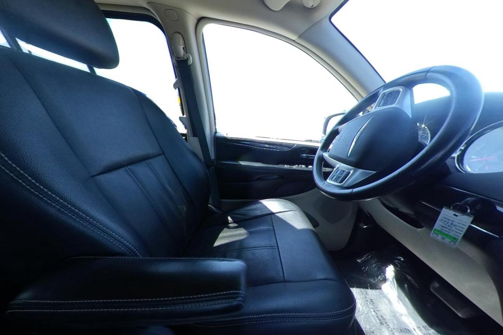 2016 Silver Chrysler Town and Country Touring (2C4RC1BG8GR) with an 3.6L V6 DOHC 24V engine, 6A transmission, located at 7755 State Street, Midvale, UT, 84047, (801) 753-9063, 40.610329, -111.890656 - Photo#19