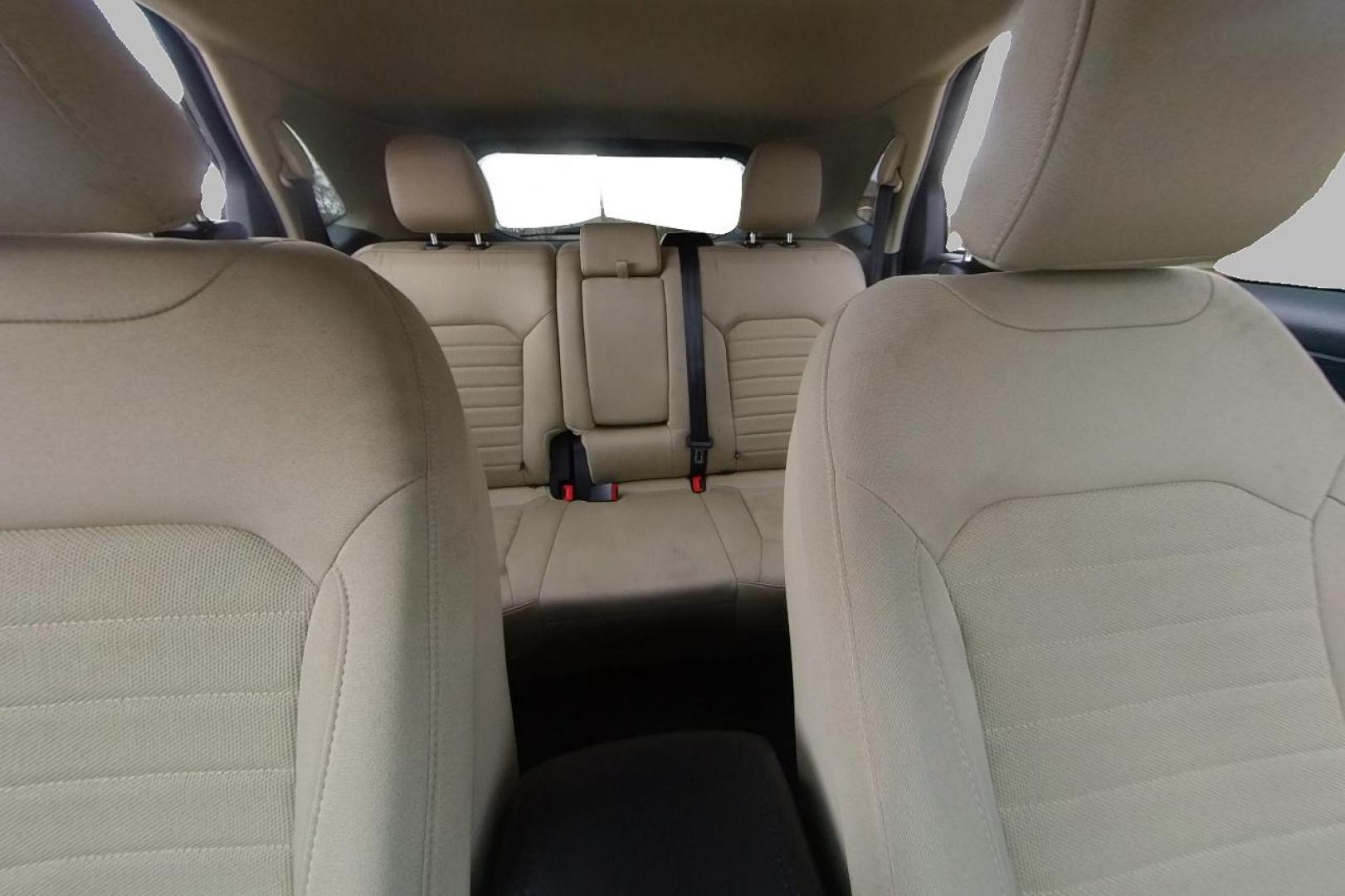 2016 Black Ford Edge SE FWD (2FMPK3G91GB) with an 2.0L L4 DOHC 16V engine, 6A transmission, located at 7755 State Street, Midvale, UT, 84047, (801) 753-9063, 40.610329, -111.890656 - Photo#16