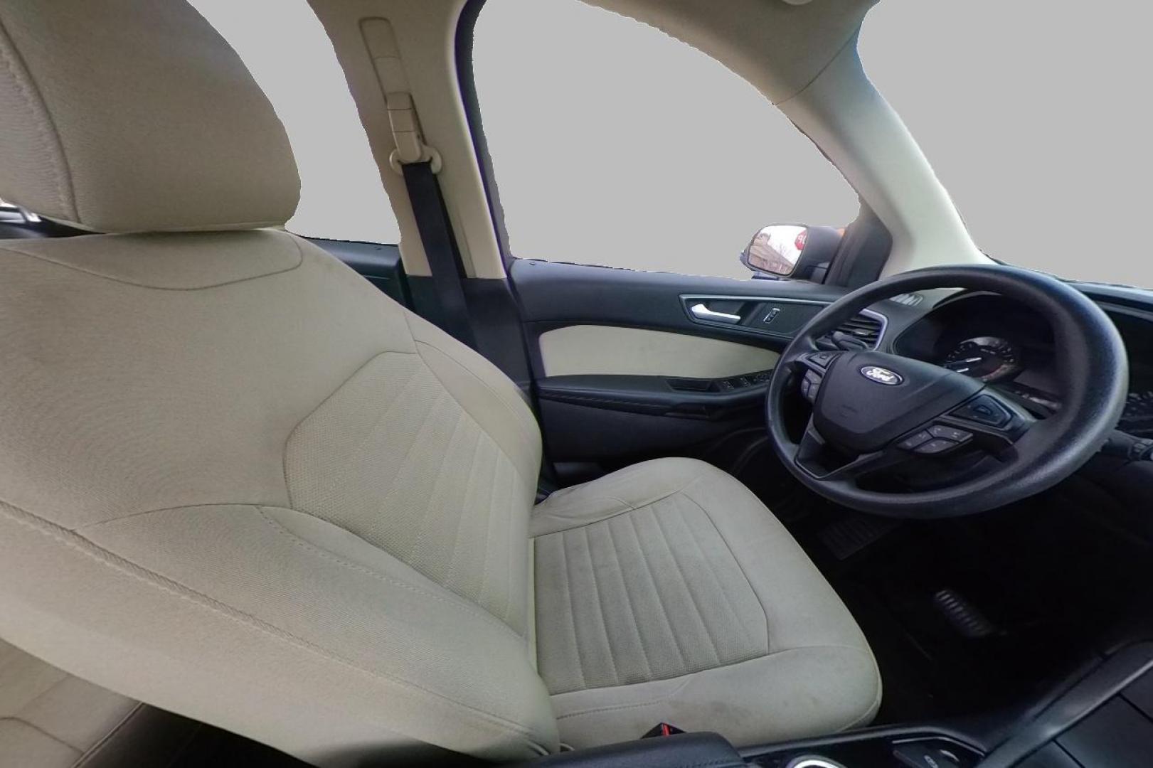 2016 Black Ford Edge SE FWD (2FMPK3G91GB) with an 2.0L L4 DOHC 16V engine, 6A transmission, located at 7755 State Street, Midvale, UT, 84047, (801) 753-9063, 40.610329, -111.890656 - Photo#17