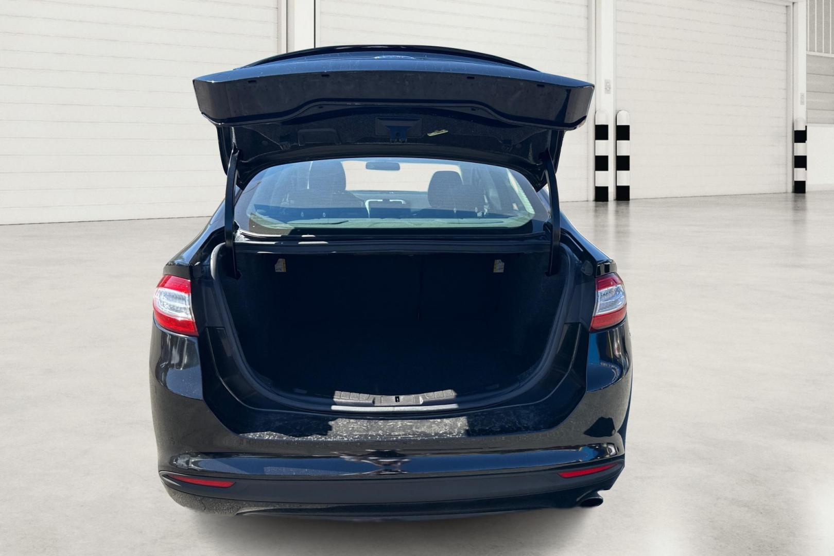 2016 Black Ford Fusion SE (3FA6P0HD8GR) with an 1.5L L4 DOHC 16V engine, 6-Speed Automatic transmission, located at 7755 State Street, Midvale, UT, 84047, (801) 753-9063, 40.610329, -111.890656 - Photo#10