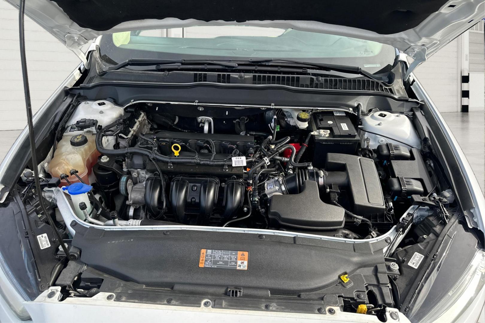 2016 White Ford Fusion SE (3FA6P0H77GR) with an 2.5L L4 DOHC 16V engine, 6-Speed Automatic transmission, located at 7755 State Street, Midvale, UT, 84047, (801) 753-9063, 40.610329, -111.890656 - Photo#10