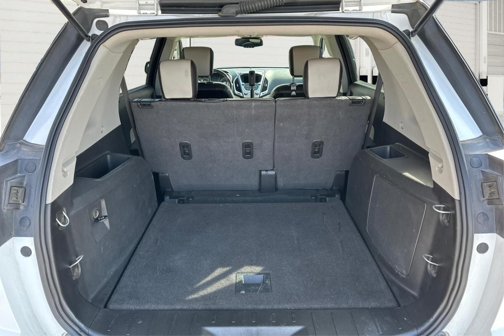 2016 White GMC Terrain SLT FWD (2GKFLPE35G6) with an 3.6L V6 DOHC 24V engine, 6A transmission, located at 7755 State Street, Midvale, UT, 84047, (801) 753-9063, 40.610329, -111.890656 - Photo#13