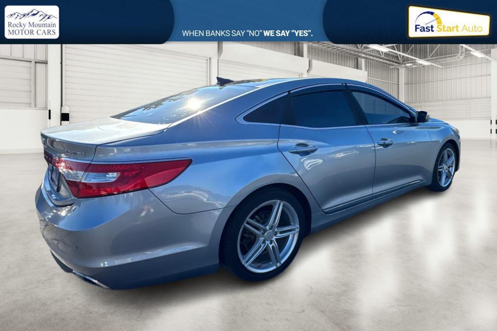 2016 Gray Hyundai Azera Limited (KMHFH4JG3GA) with an 3.3L V6 DOHC 24V engine, 6A transmission, located at 7755 State Street, Midvale, UT, 84047, (801) 753-9063, 40.610329, -111.890656 - Photo#2