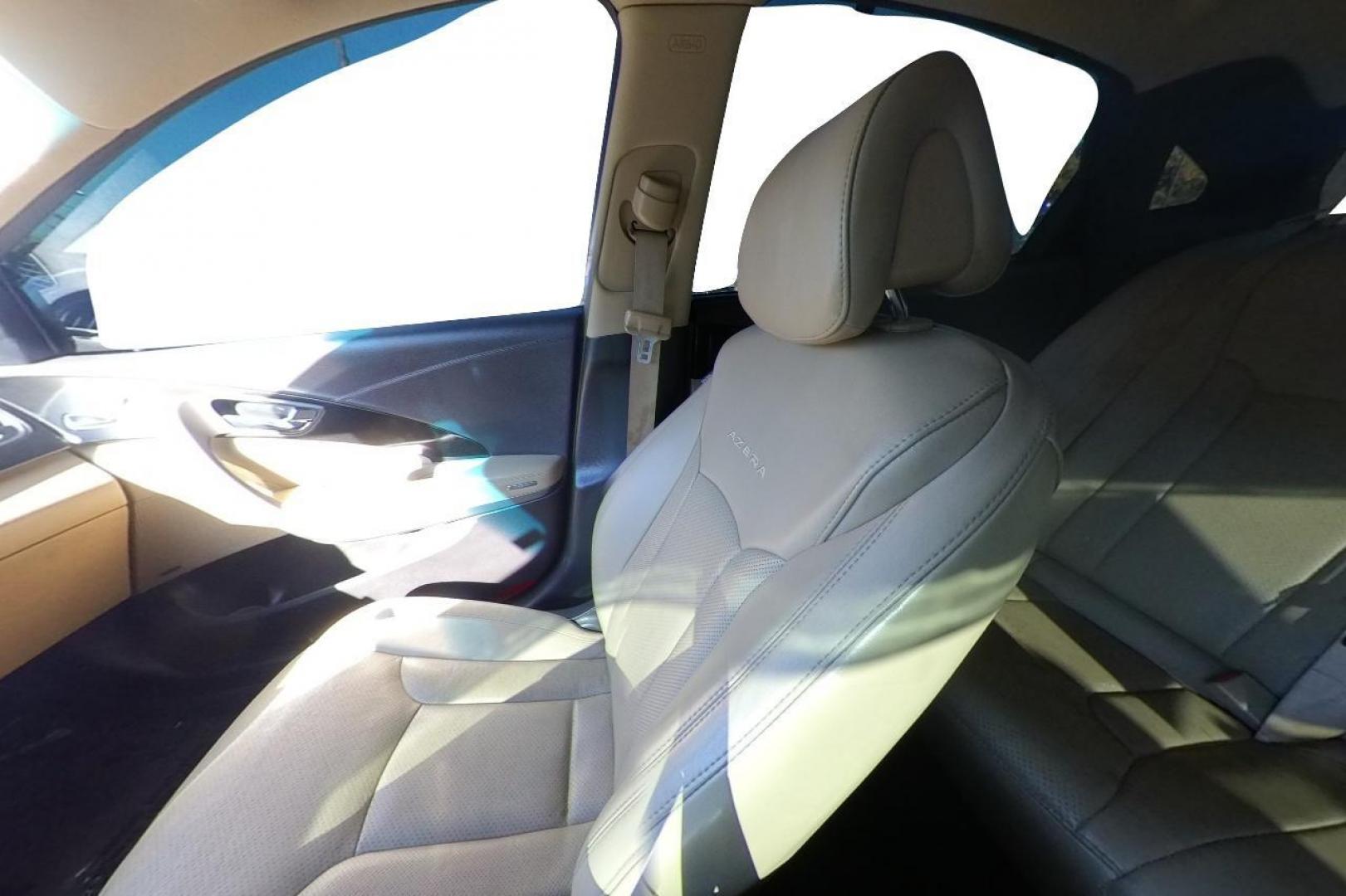 2016 Gray Hyundai Azera Limited (KMHFH4JG3GA) with an 3.3L V6 DOHC 24V engine, 6A transmission, located at 7755 State Street, Midvale, UT, 84047, (801) 753-9063, 40.610329, -111.890656 - Photo#12