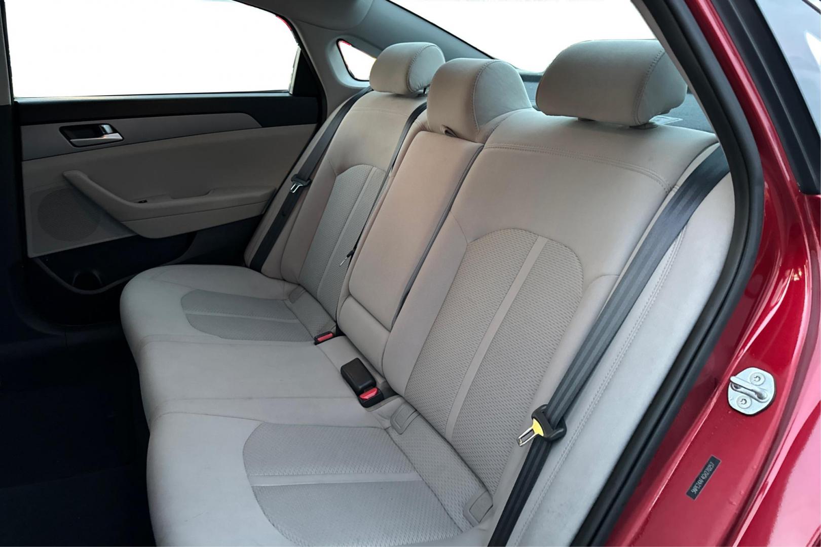 2016 Red Hyundai Sonata SE (5NPE24AF4GH) with an 2.4L L4 DOHC 16V engine, 7A transmission, located at 7755 State Street, Midvale, UT, 84047, (801) 753-9063, 40.610329, -111.890656 - Photo#15
