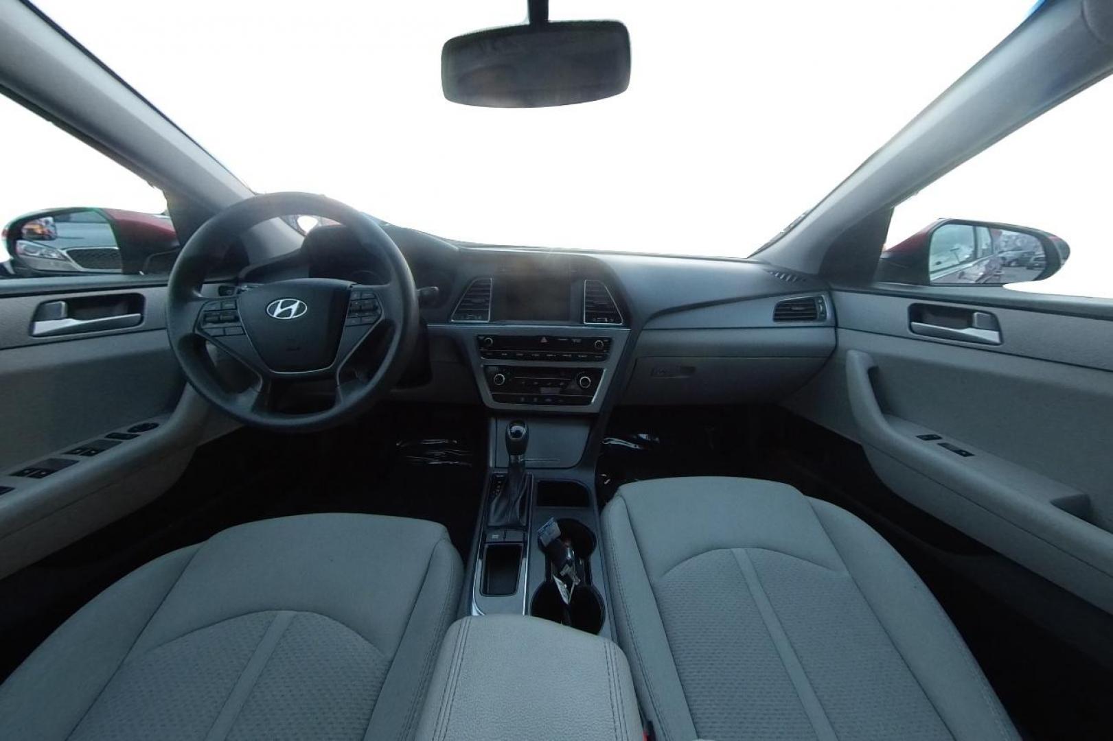 2016 Red Hyundai Sonata SE (5NPE24AF4GH) with an 2.4L L4 DOHC 16V engine, 7A transmission, located at 7755 State Street, Midvale, UT, 84047, (801) 753-9063, 40.610329, -111.890656 - Photo#16