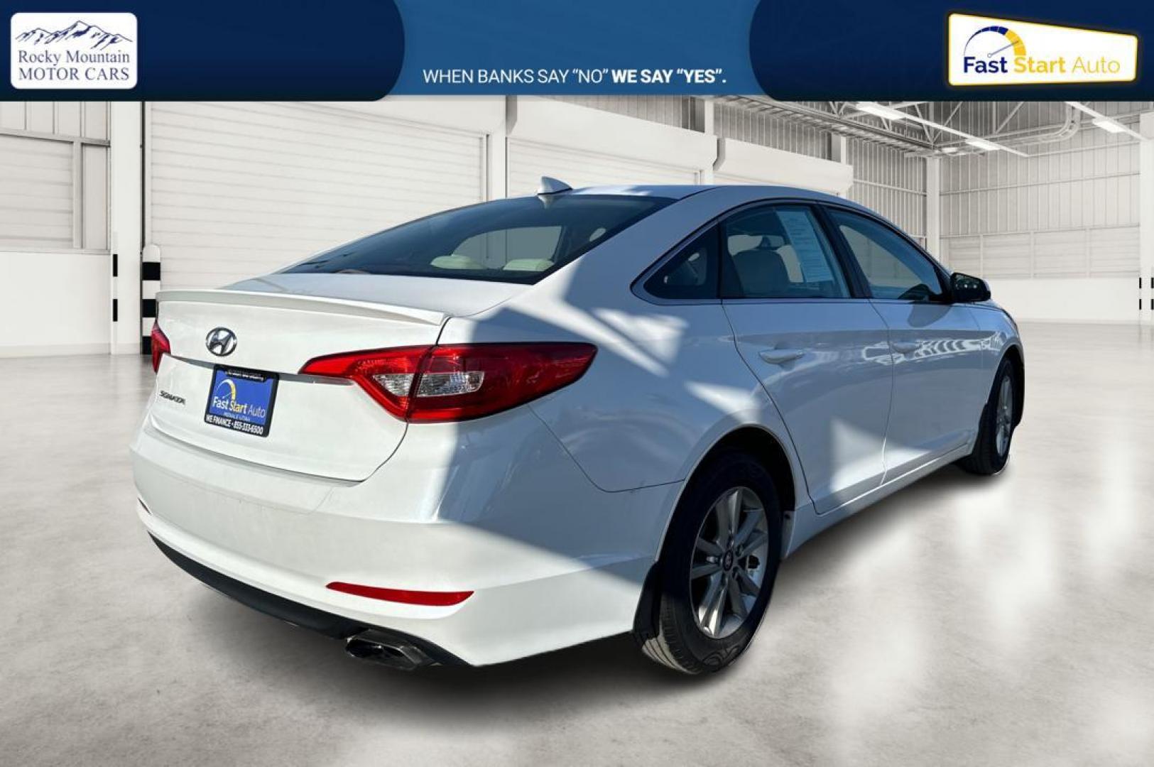 2016 White Hyundai Sonata SE (5NPE24AF4GH) with an 2.4L L4 DOHC 16V engine, 7A transmission, located at 7755 State Street, Midvale, UT, 84047, (801) 753-9063, 40.610329, -111.890656 - Photo#2