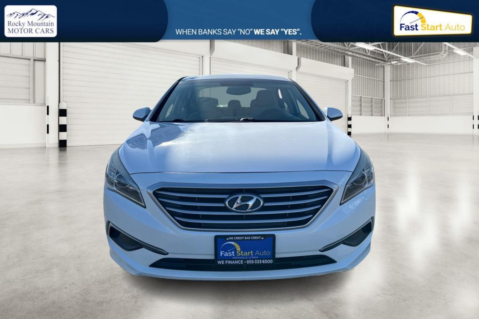 2016 White Hyundai Sonata SE (5NPE24AF4GH) with an 2.4L L4 DOHC 16V engine, 7A transmission, located at 7755 State Street, Midvale, UT, 84047, (801) 753-9063, 40.610329, -111.890656 - Photo#9
