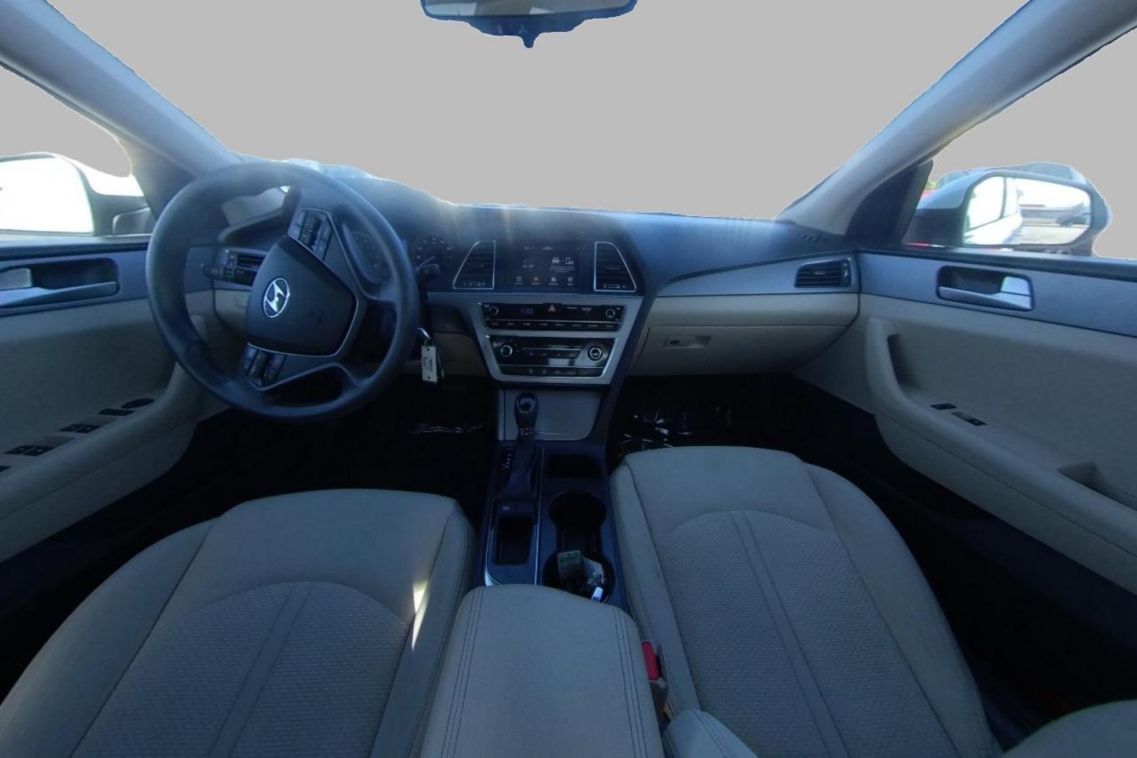 2016 White Hyundai Sonata SE (5NPE24AF4GH) with an 2.4L L4 DOHC 16V engine, 7A transmission, located at 7755 State Street, Midvale, UT, 84047, (801) 753-9063, 40.610329, -111.890656 - Photo#16