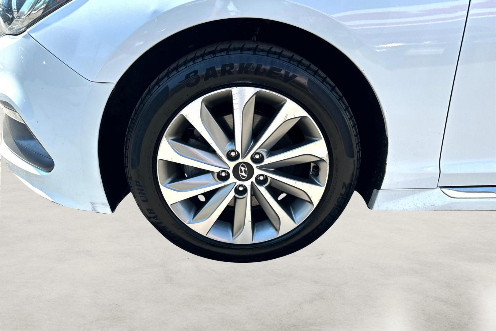 2016 White Hyundai Sonata Sport (5NPE34AF5GH) with an 2.4L L4 DOHC 16V engine, 6A transmission, located at 7755 State Street, Midvale, UT, 84047, (801) 753-9063, 40.610329, -111.890656 - Photo#9