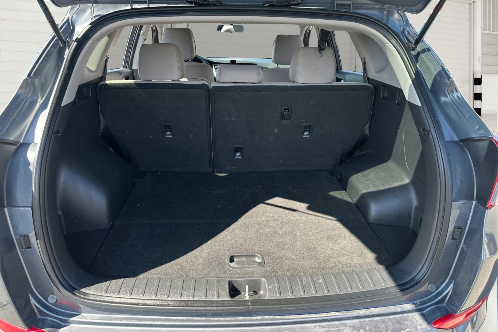 2016 Gray Hyundai Tucson SE w/Preferred Package (KM8J33A43GU) with an 2.0L L4 DOHC 16V engine, 6A transmission, located at 767 S State Road, Pleasant Grove, UT, 84062, (801) 785-1058, 40.354839, -111.736687 - Photo#13