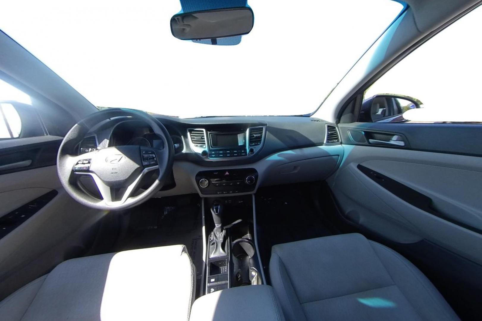 2016 Gray Hyundai Tucson SE w/Preferred Package (KM8J33A43GU) with an 2.0L L4 DOHC 16V engine, 6A transmission, located at 767 S State Road, Pleasant Grove, UT, 84062, (801) 785-1058, 40.354839, -111.736687 - Photo#14