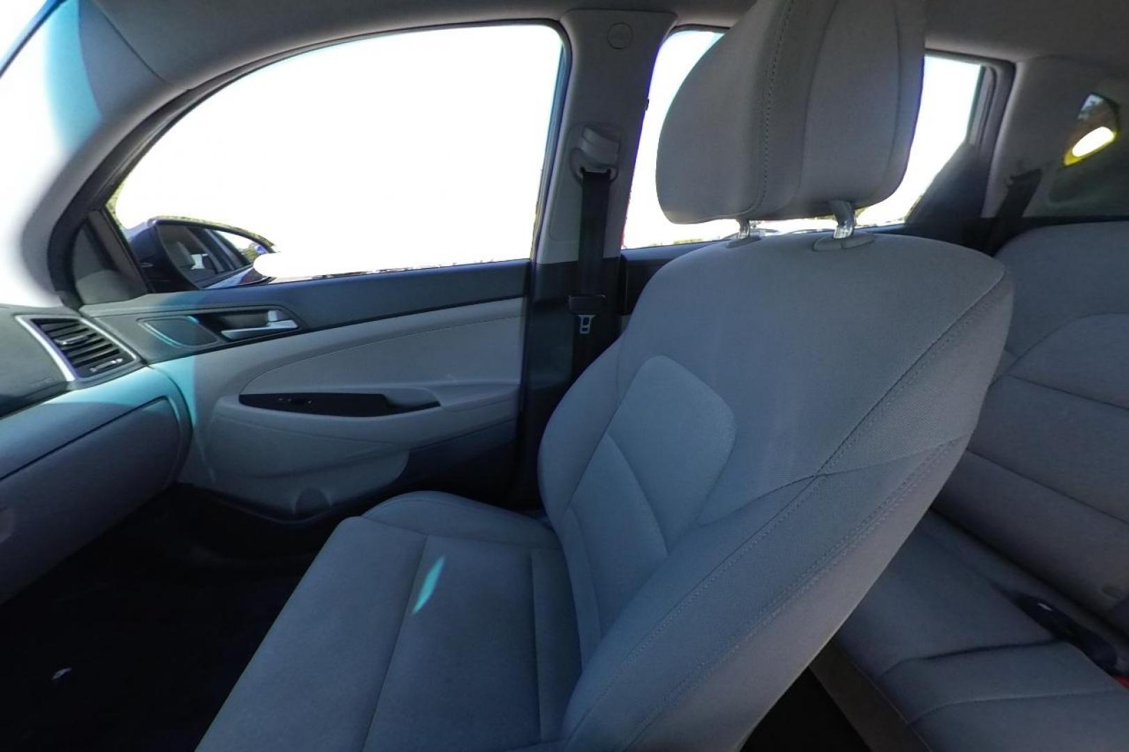 2016 Gray Hyundai Tucson SE w/Preferred Package (KM8J33A43GU) with an 2.0L L4 DOHC 16V engine, 6A transmission, located at 767 S State Road, Pleasant Grove, UT, 84062, (801) 785-1058, 40.354839, -111.736687 - Photo#15