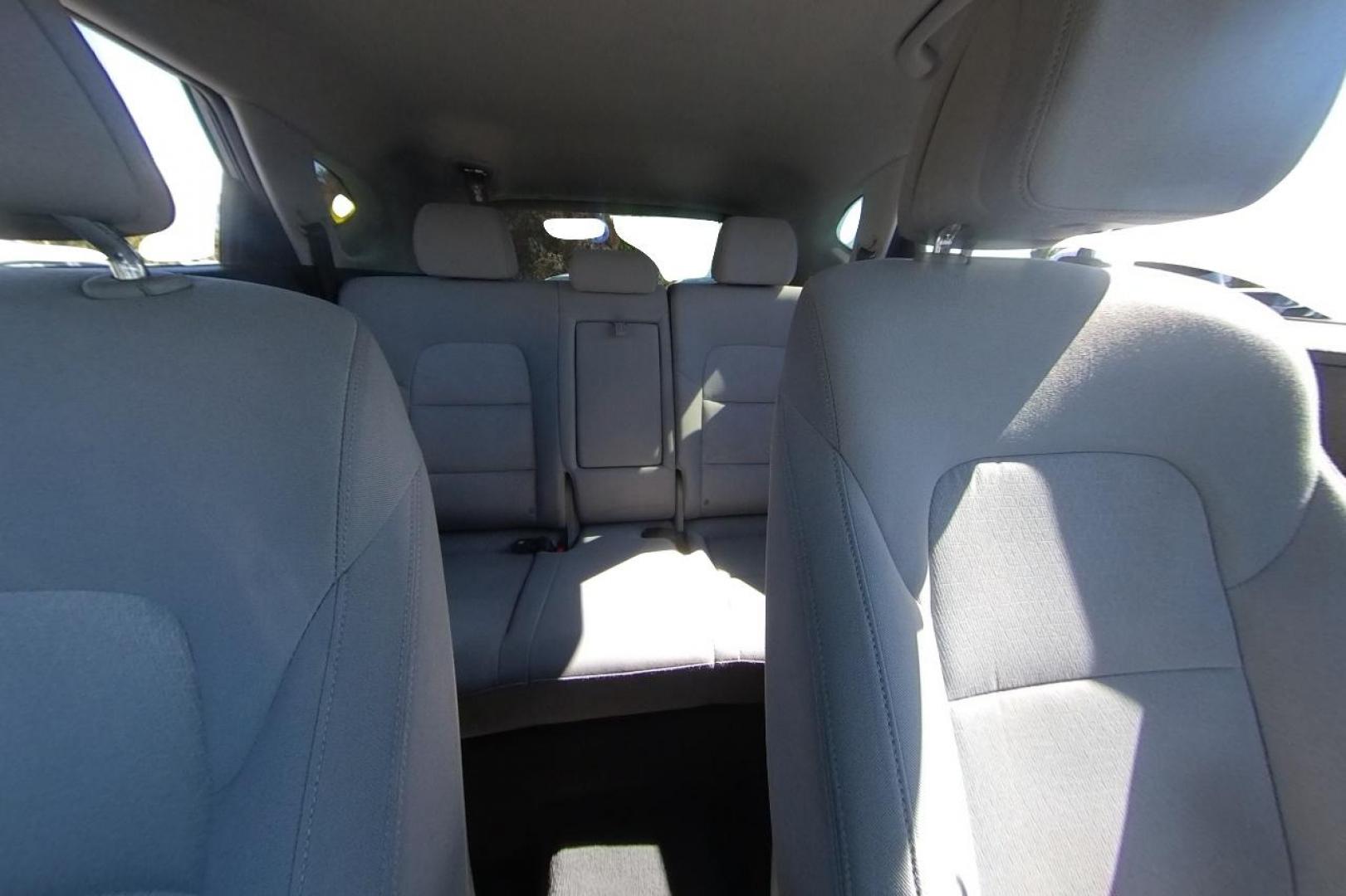 2016 Gray Hyundai Tucson SE w/Preferred Package (KM8J33A43GU) with an 2.0L L4 DOHC 16V engine, 6A transmission, located at 767 S State Road, Pleasant Grove, UT, 84062, (801) 785-1058, 40.354839, -111.736687 - Photo#16